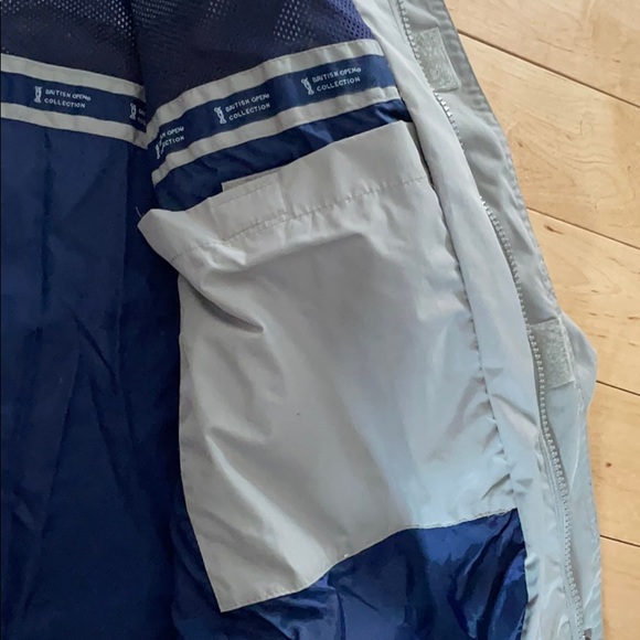 Windbreaker - Picture 6 of 8